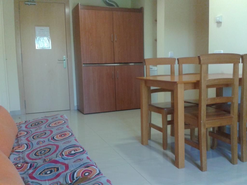 Sant Felíu de Pallarols Apartamentos Fonda Finet חדר תמונה