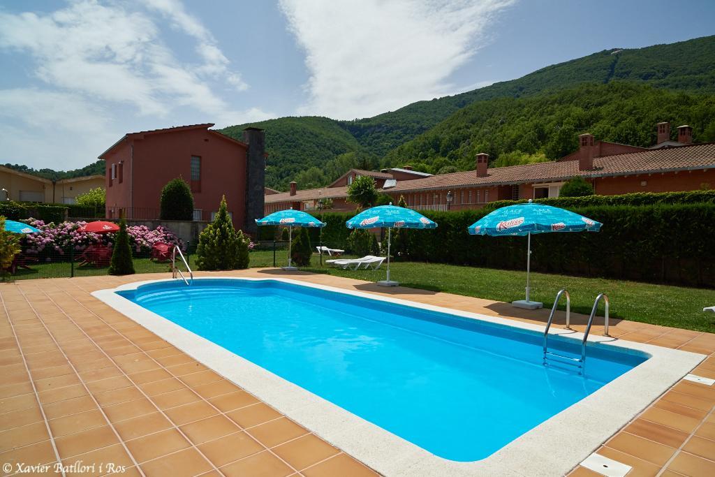 Sant Felíu de Pallarols Apartamentos Fonda Finet מראה חיצוני תמונה