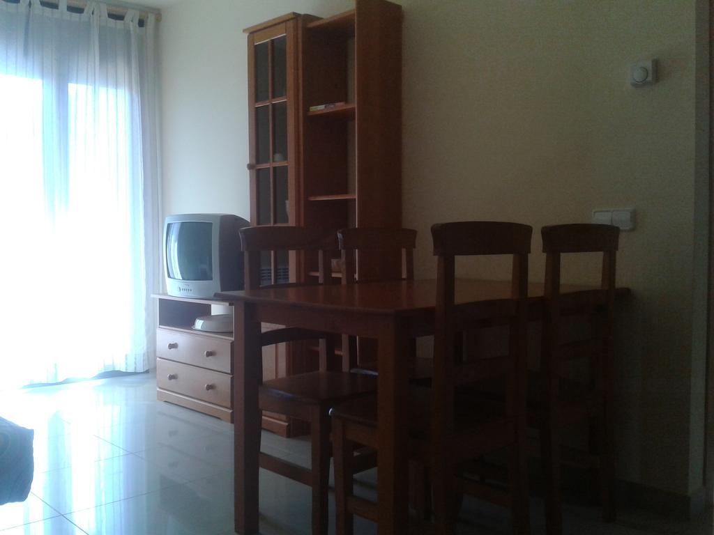 Sant Felíu de Pallarols Apartamentos Fonda Finet מראה חיצוני תמונה